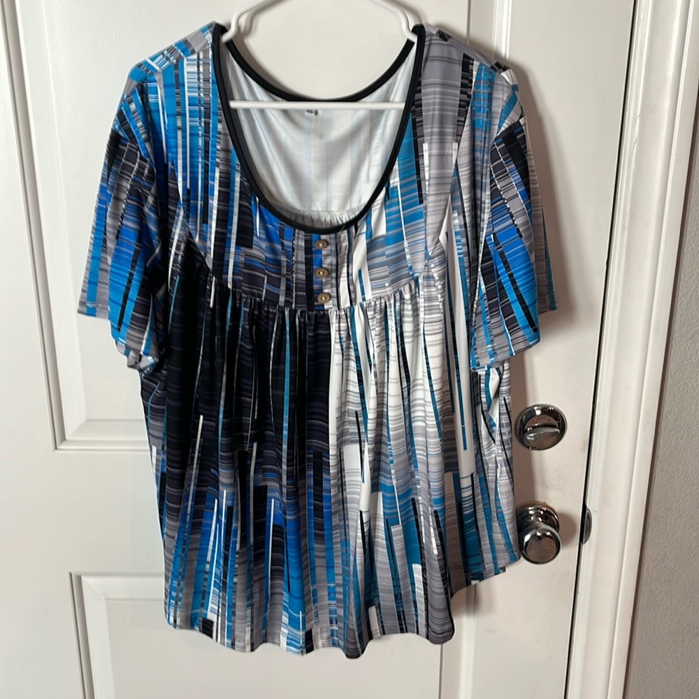 Plus size 4xl flowy blue and black tunic top